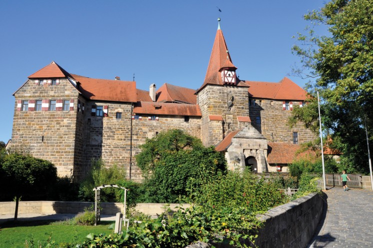 Die Laufer Kaiserburg wurde Mitte des 
                    14. Jahrhunderts errichtet.